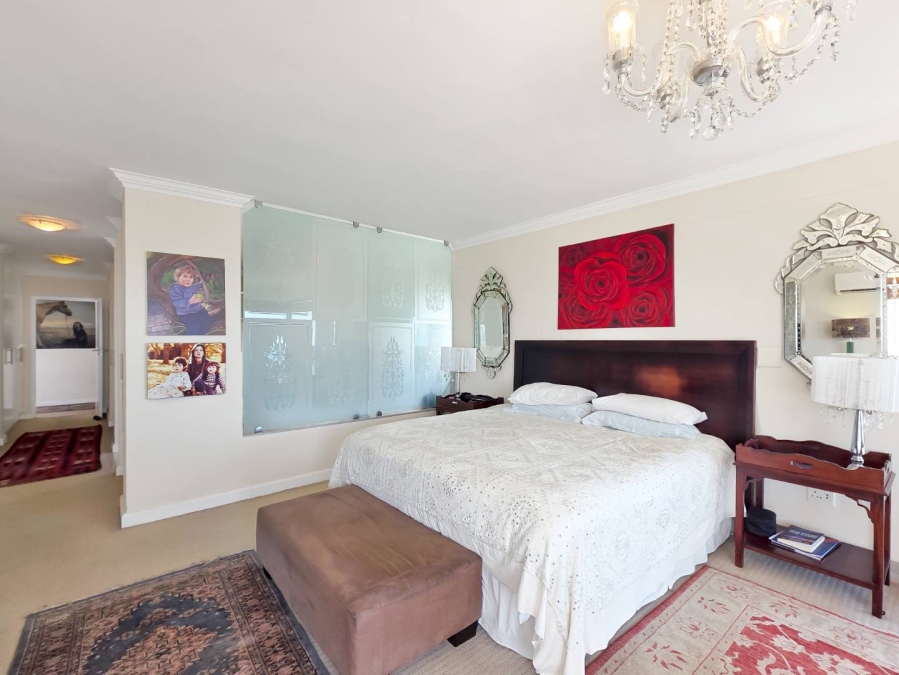 3 Bedroom Property for Sale in Sea Point Western Cape